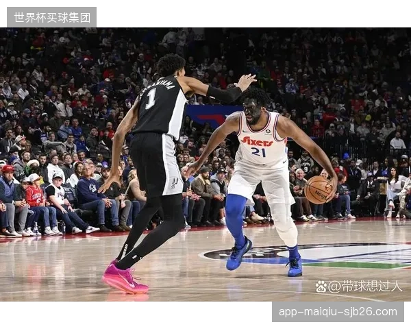 马刺新星文班亚马季后赛篮板数据抢眼，未来可期。